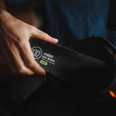 Wkładka Sidas 3Feet Eco Warm Mid w dłoni narciarza
